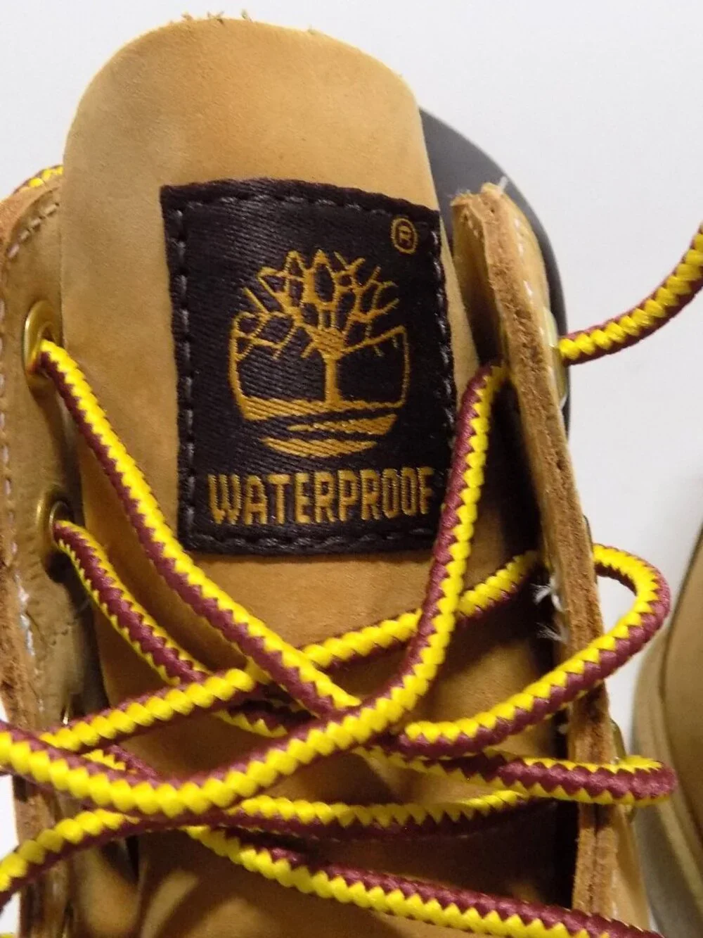 Timberland Classic 6 Inch Waterproof Classic Boot Big Kids- Size 4- New